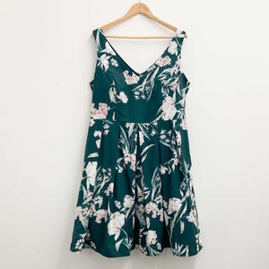 City Chic Green Floral Print V-Neck Sleeveless Fit & Flare Dress UK 18