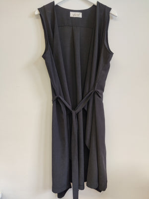 Vivid Designs Black Sleeveless Waterfall Jacket UK20